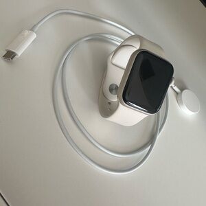 Apple Watch SE (GPS) (2nd Generation)